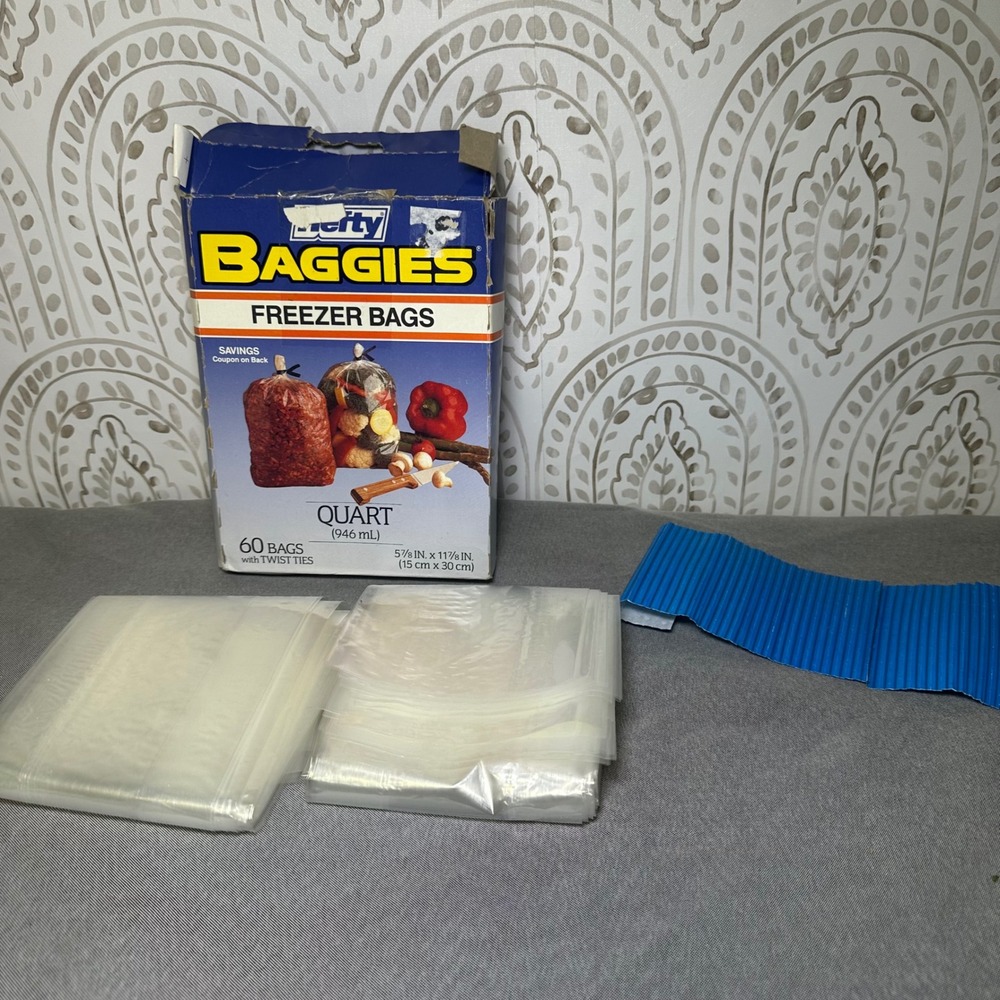 Vintage Hefty Baggies Freezer Bags Quart 43 Count‎ with 60 Twist Ties